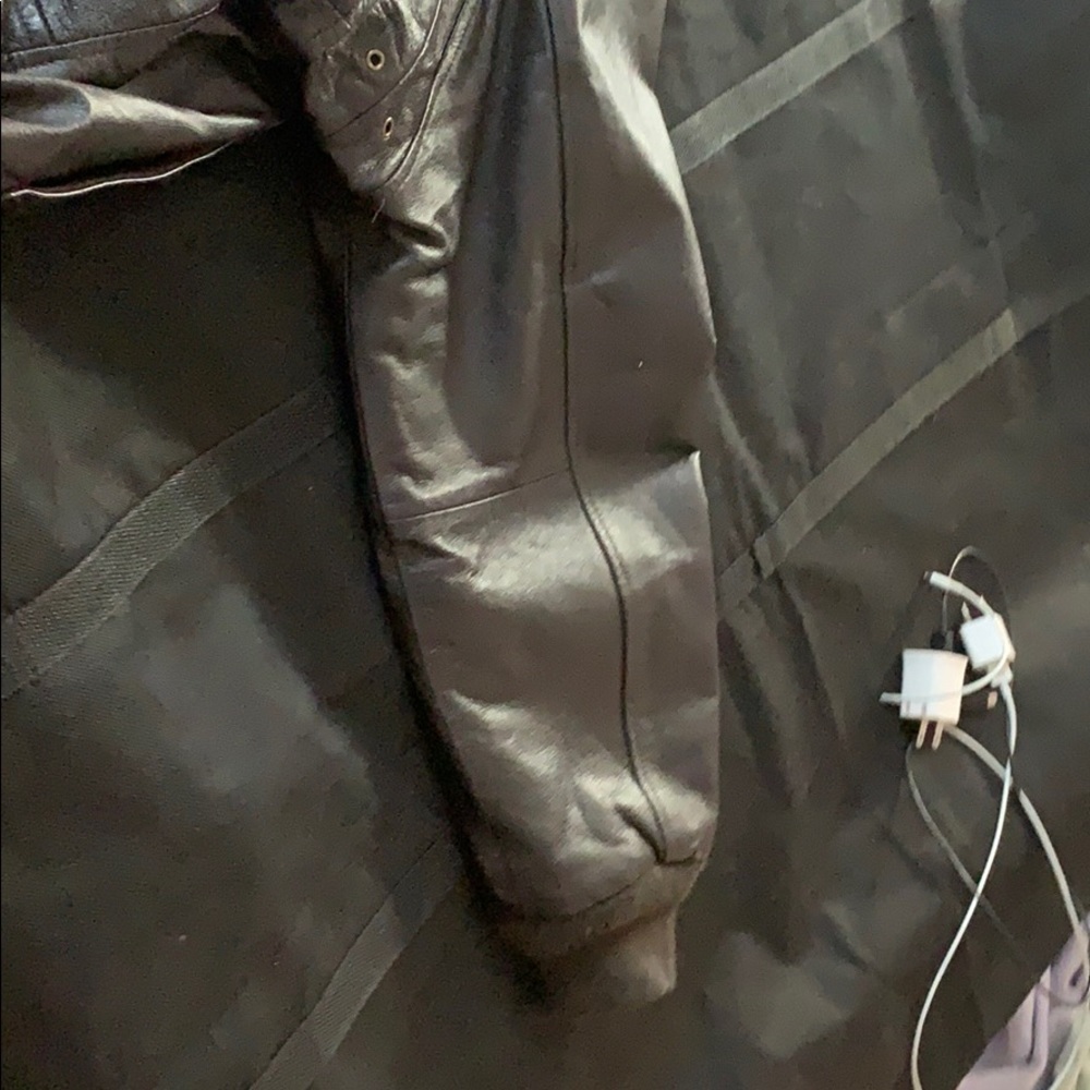 Leather jacket - Picture 6 of 7
